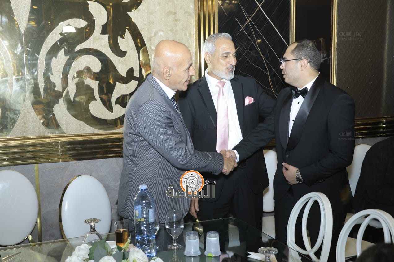 Madar Al-Saa Images 0.4171395123535103