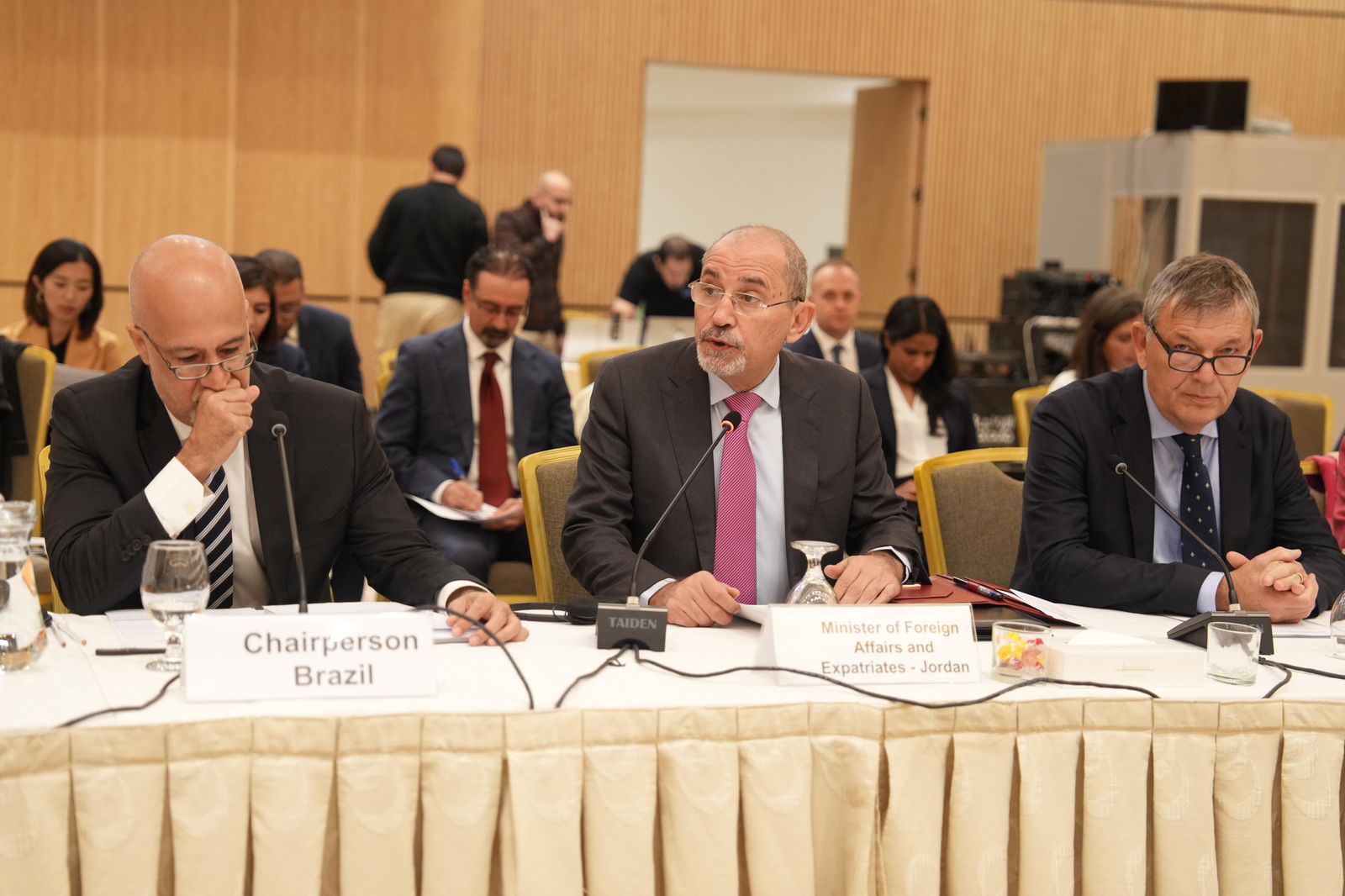 Madar Al-Saa Images 0.09727366806522675