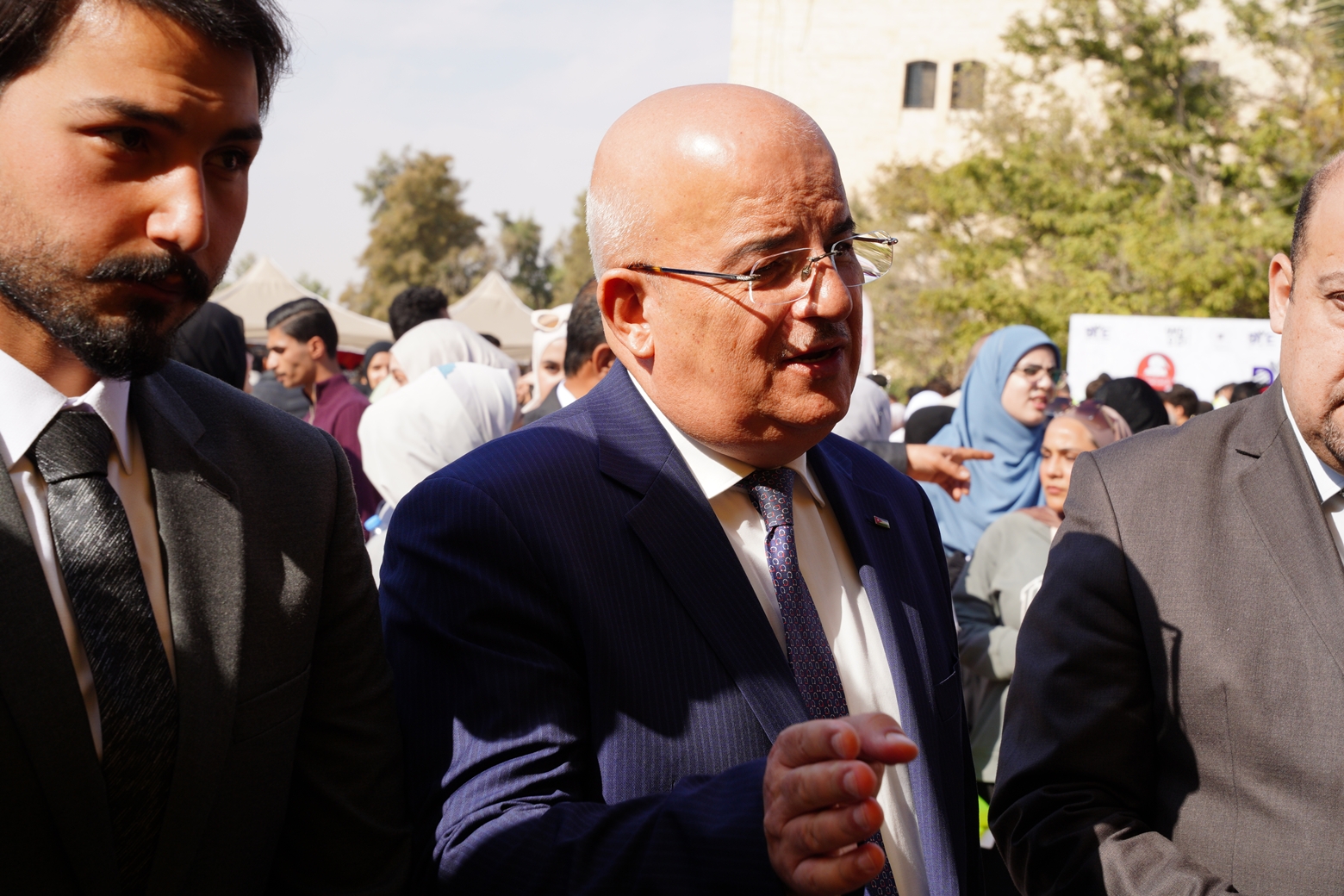 Madar Al-Saa Images 0.354232530462537