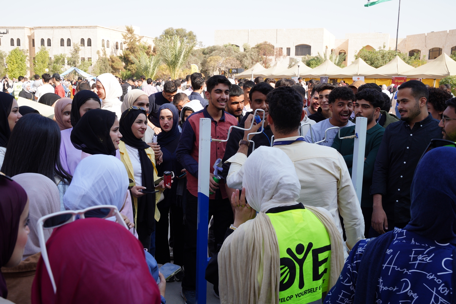 Madar Al-Saa Images 0.3696078627917532