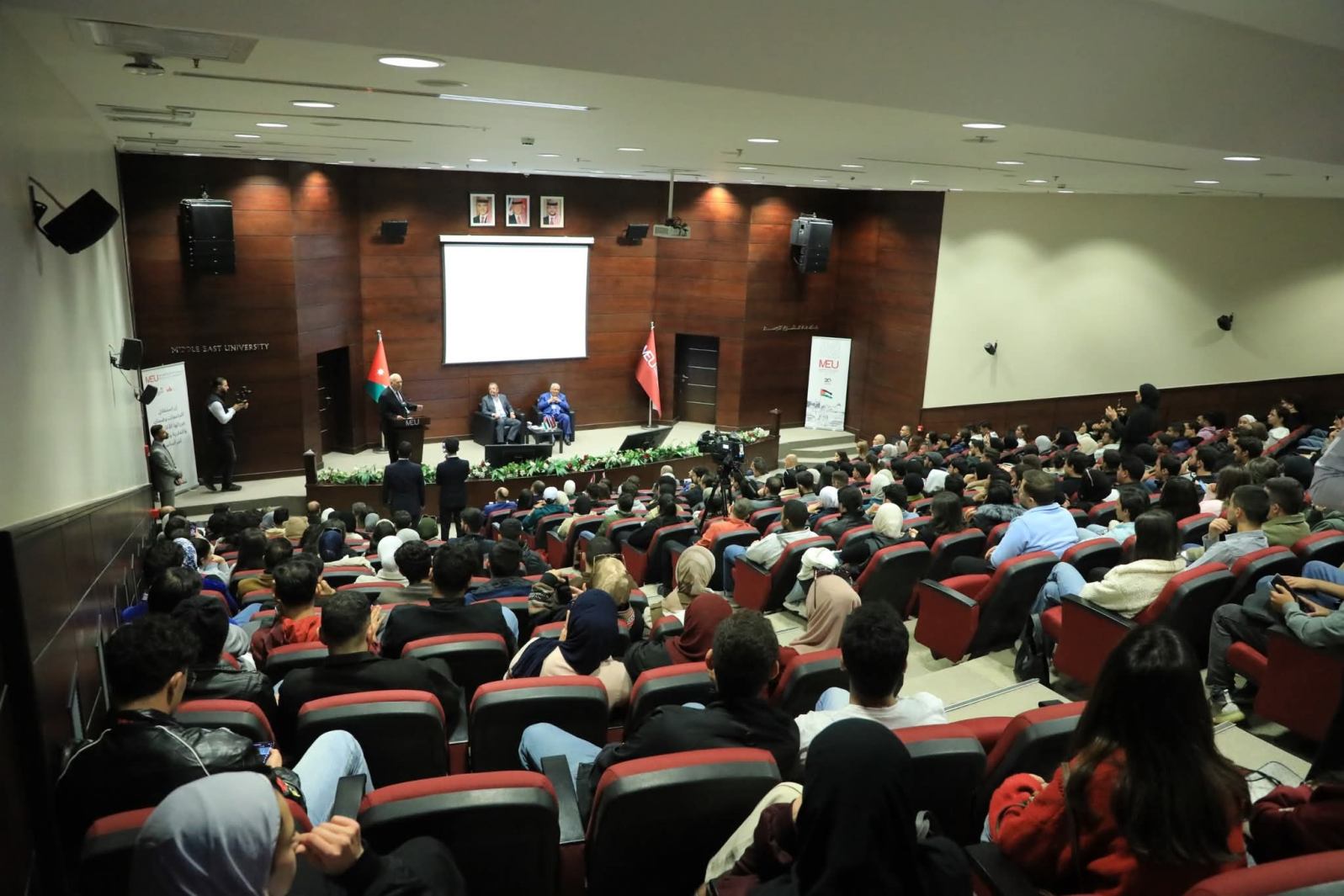 Madar Al-Saa Images 0.8620331826235733