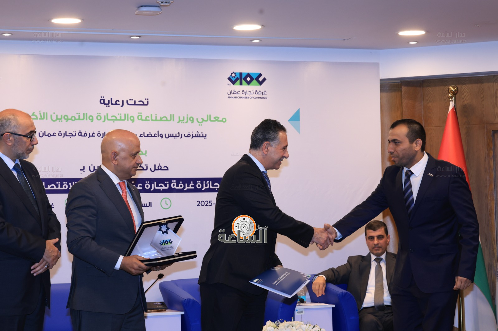 Madar Al-Saa Images 0.5116472002220315