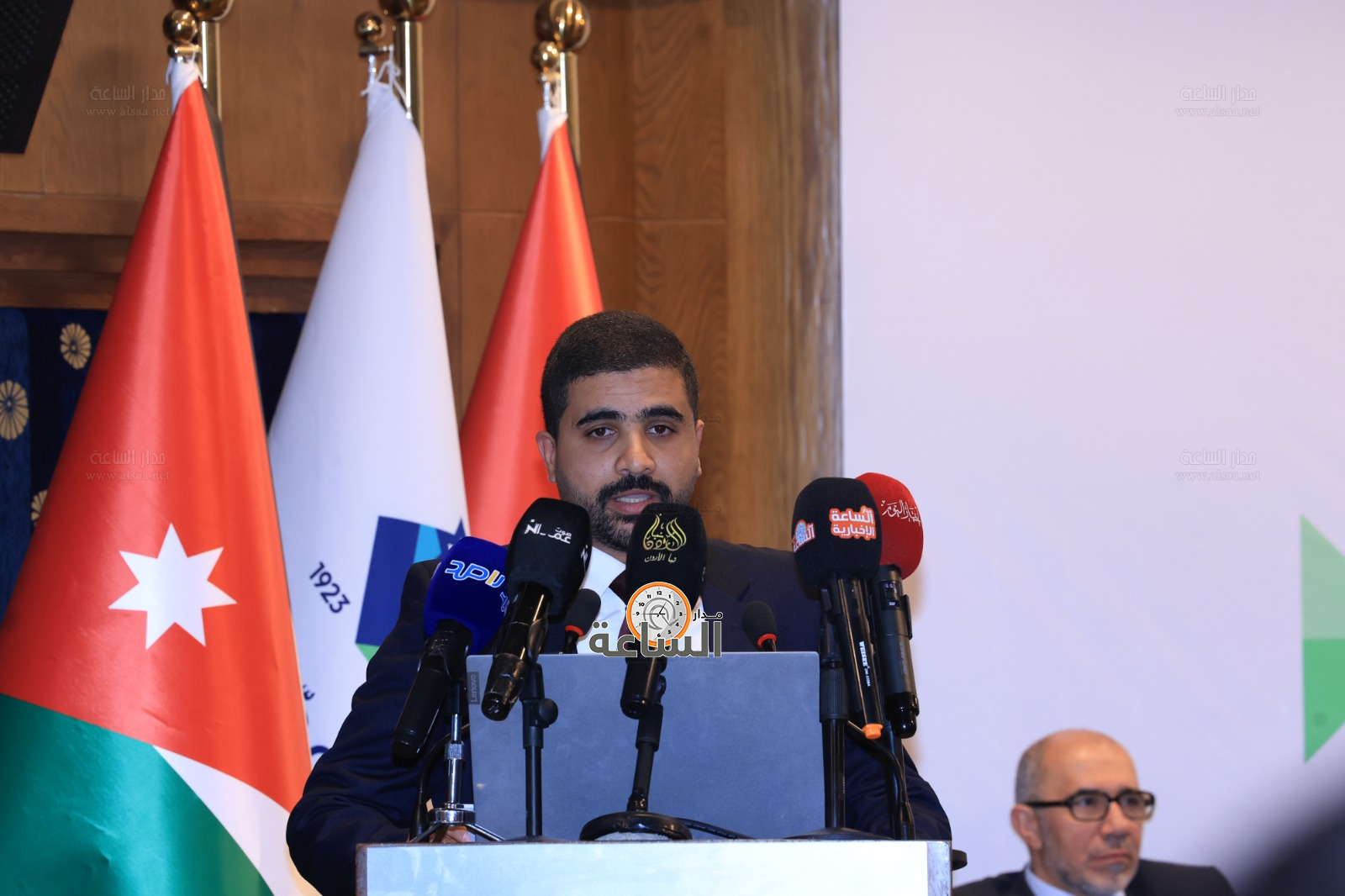 Madar Al-Saa Images 0.7498000303110791