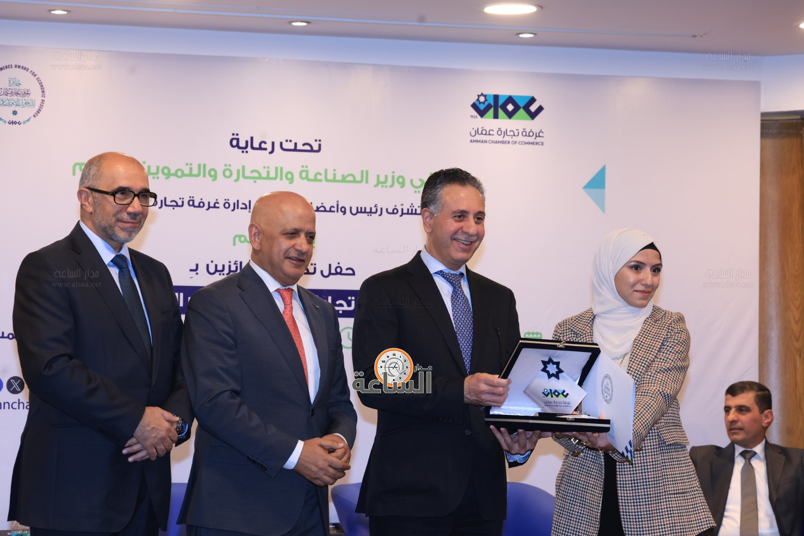 Madar Al-Saa Images 0.08209352960645677