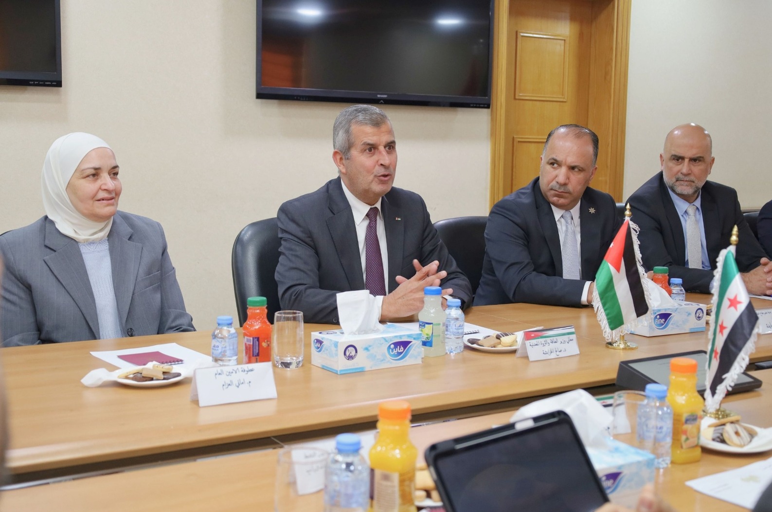 Madar Al-Saa Images 0.5486366606933746