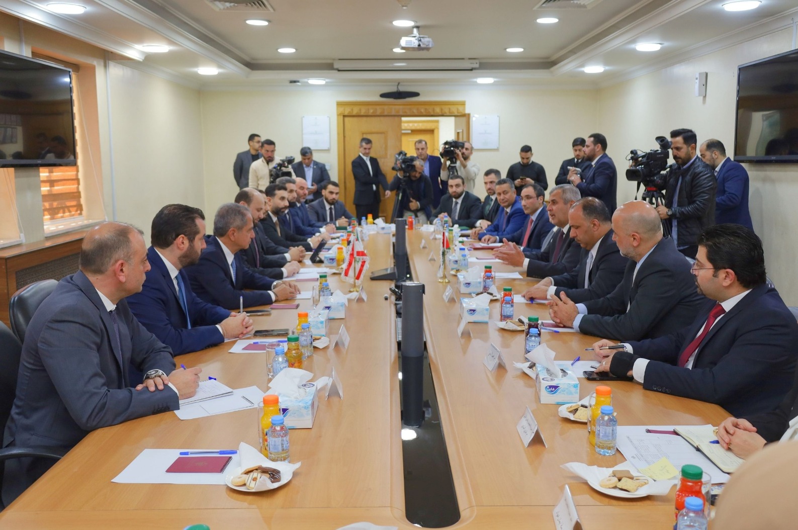 Madar Al-Saa Images 0.2149957868549004