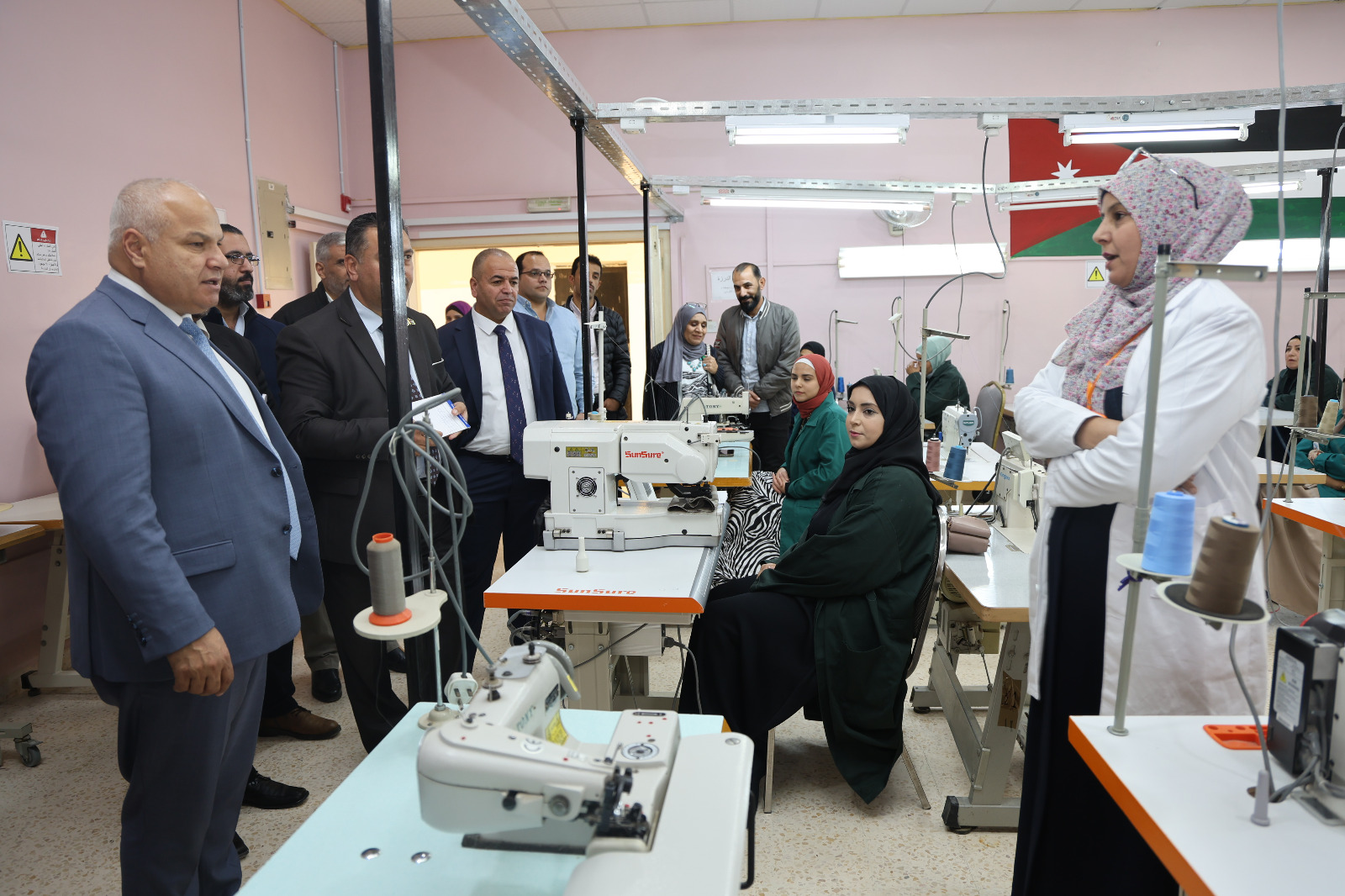 Madar Al-Saa Images 0.09351215478798813