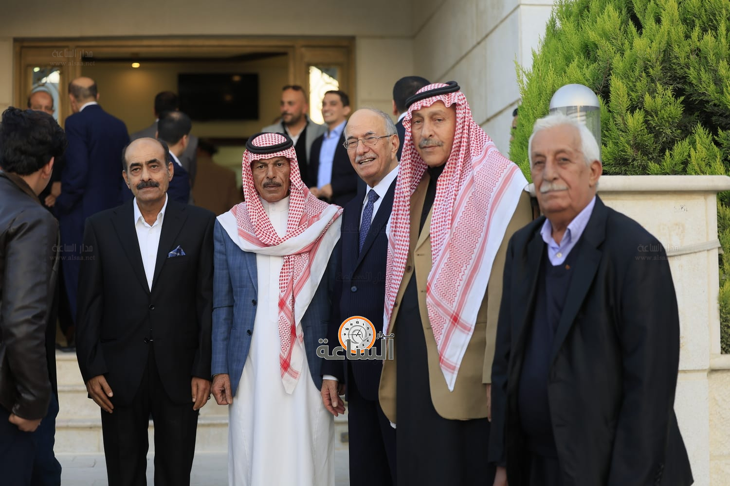 Madar Al-Saa Images 0.7417424402040467