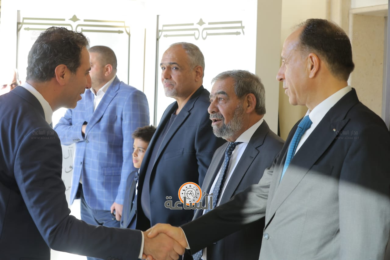 Madar Al-Saa Images 0.9162108150546904