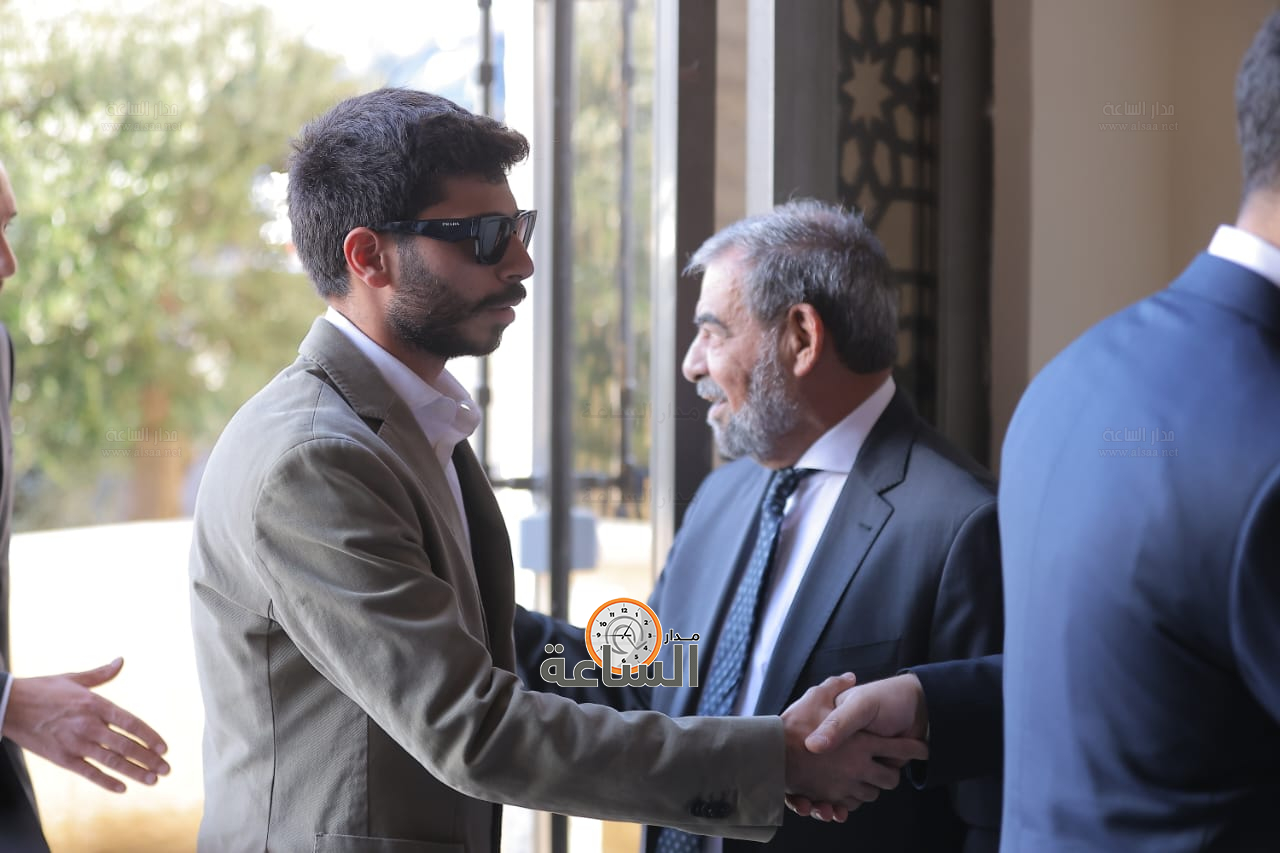 Madar Al-Saa Images 0.4902187460319505