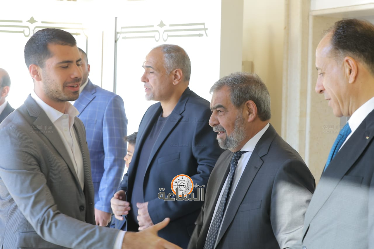 Madar Al-Saa Images 0.46299224720992305