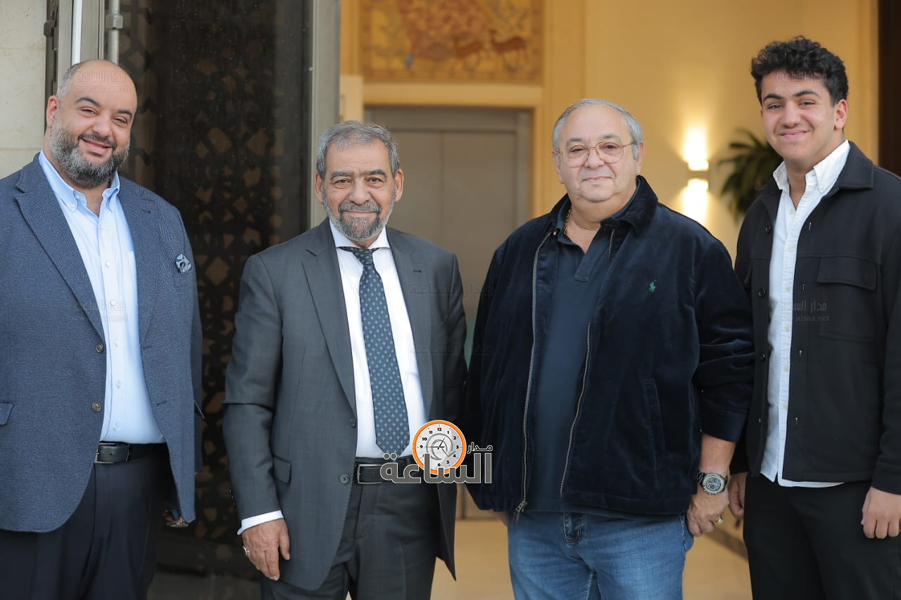 Madar Al-Saa Images 0.8952058940562689