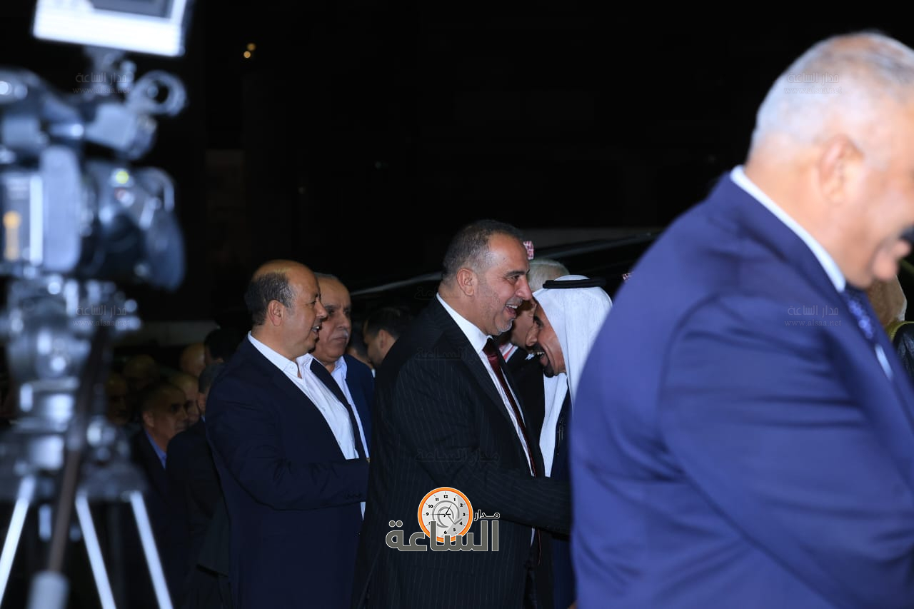 Madar Al-Saa Images 0.43641497951759456