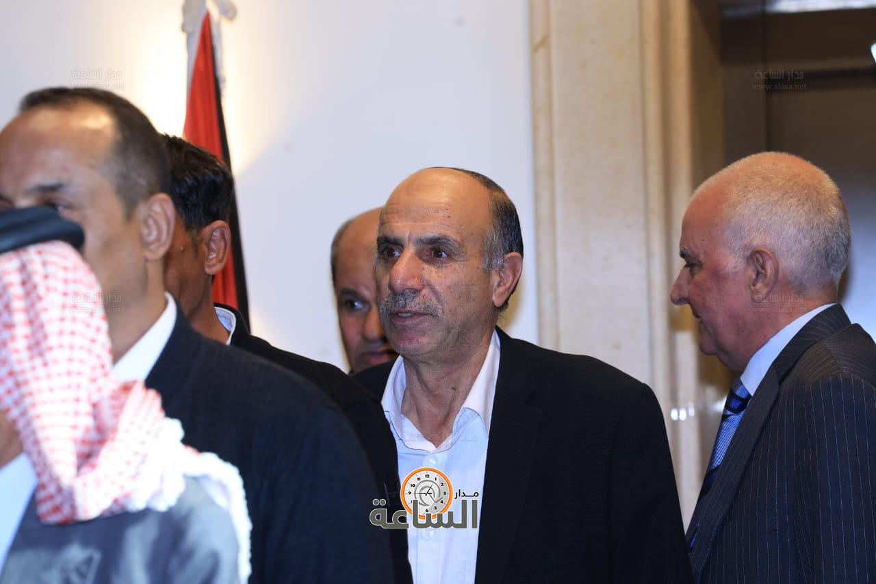 Madar Al-Saa Images 0.32070567190064747