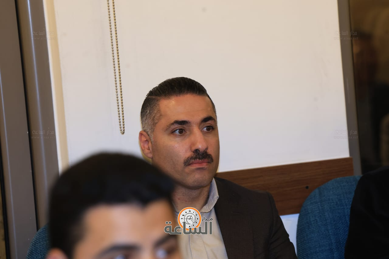 Madar Al-Saa Images 0.42435420643756405