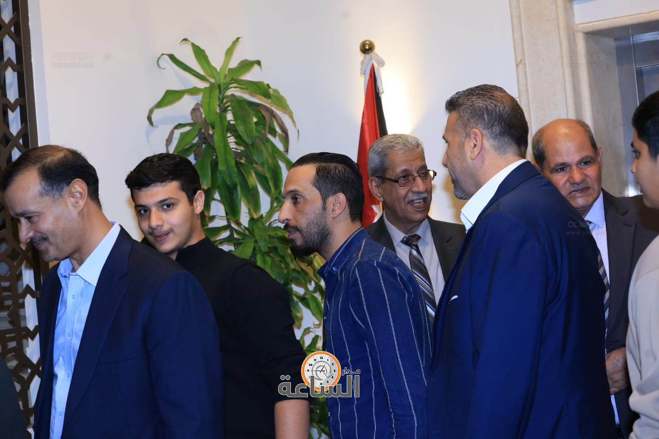 Madar Al-Saa Images 0.6746497884624187