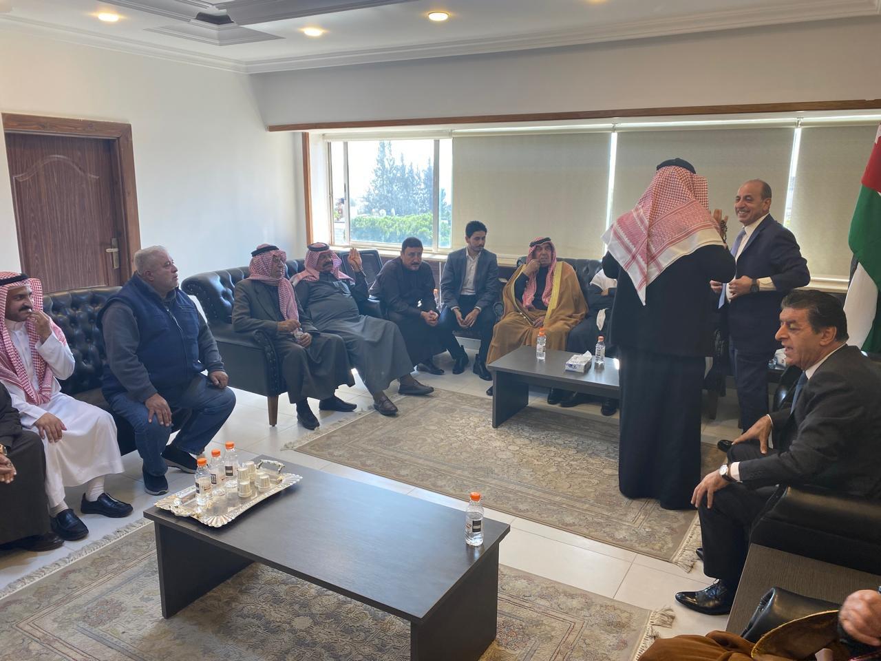 Madar Al-Saa Images 0.954457526717326