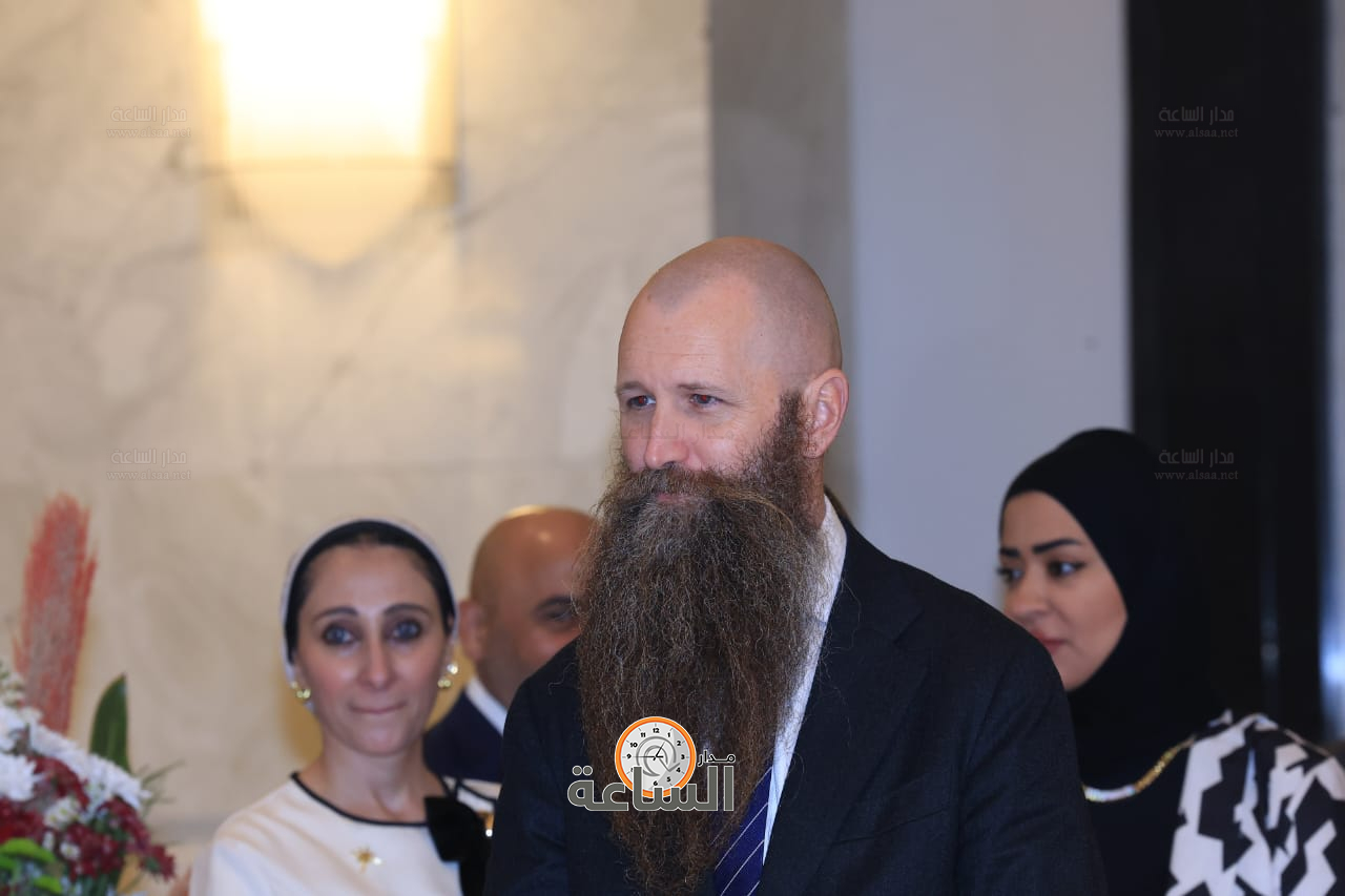 Madar Al-Saa Images 0.6381975388495088