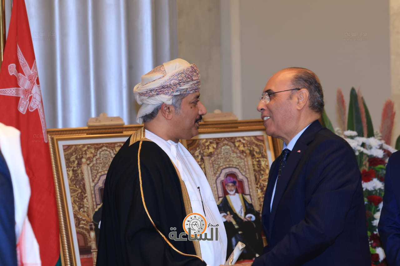 Madar Al-Saa Images 0.99446089818657