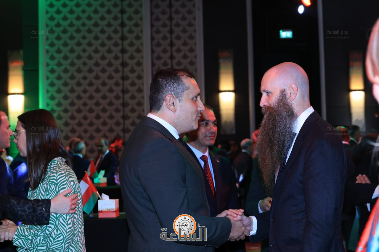 Madar Al-Saa Images 0.08127870215254851