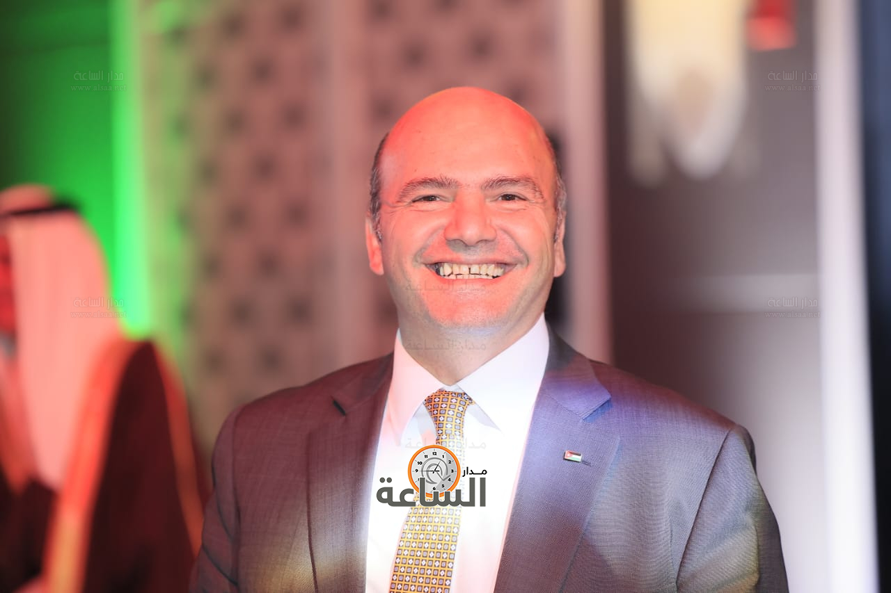 Madar Al-Saa Images 0.9233601524286621