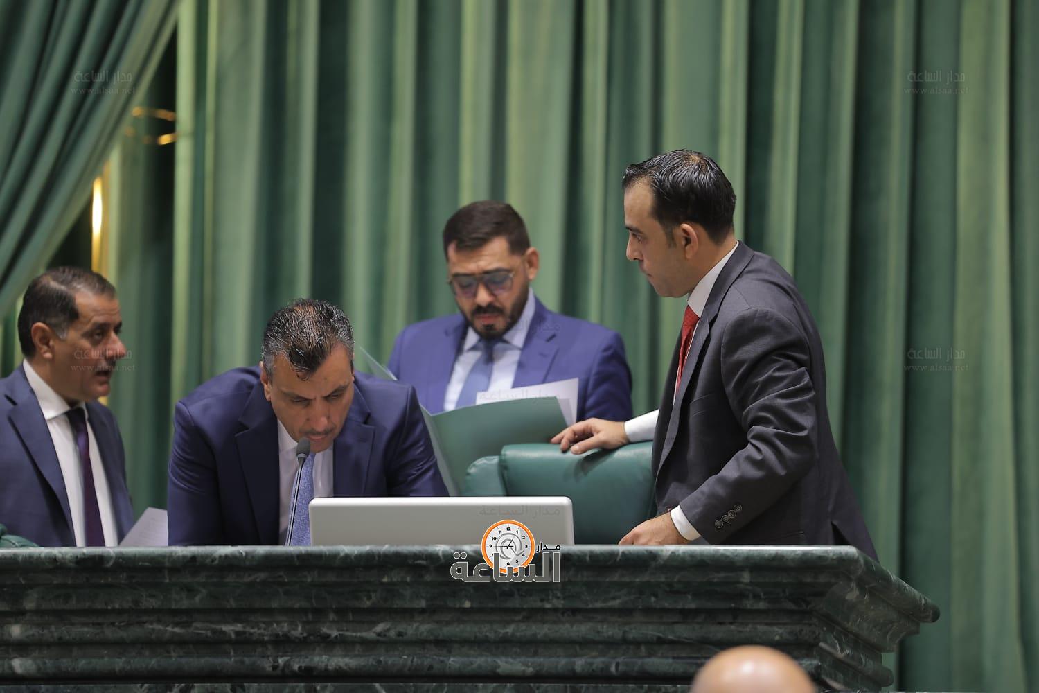 Madar Al-Saa Images 0.3814827533869437