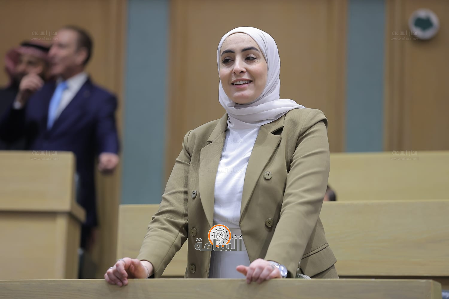 Madar Al-Saa Images 0.554907772604978