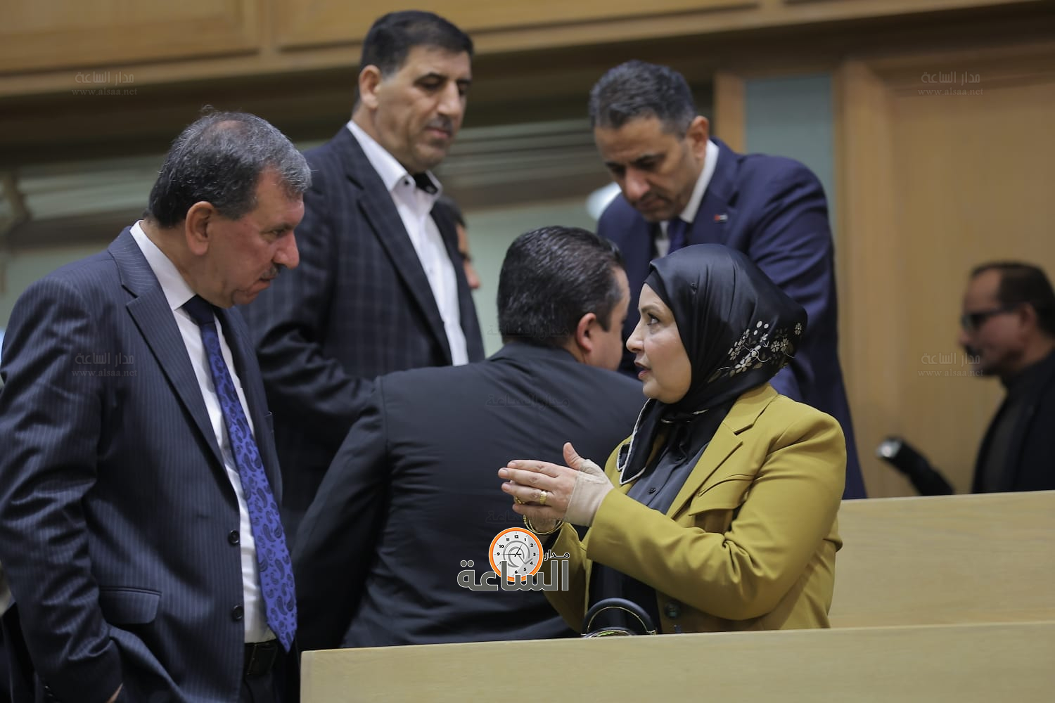 Madar Al-Saa Images 0.797373264279732