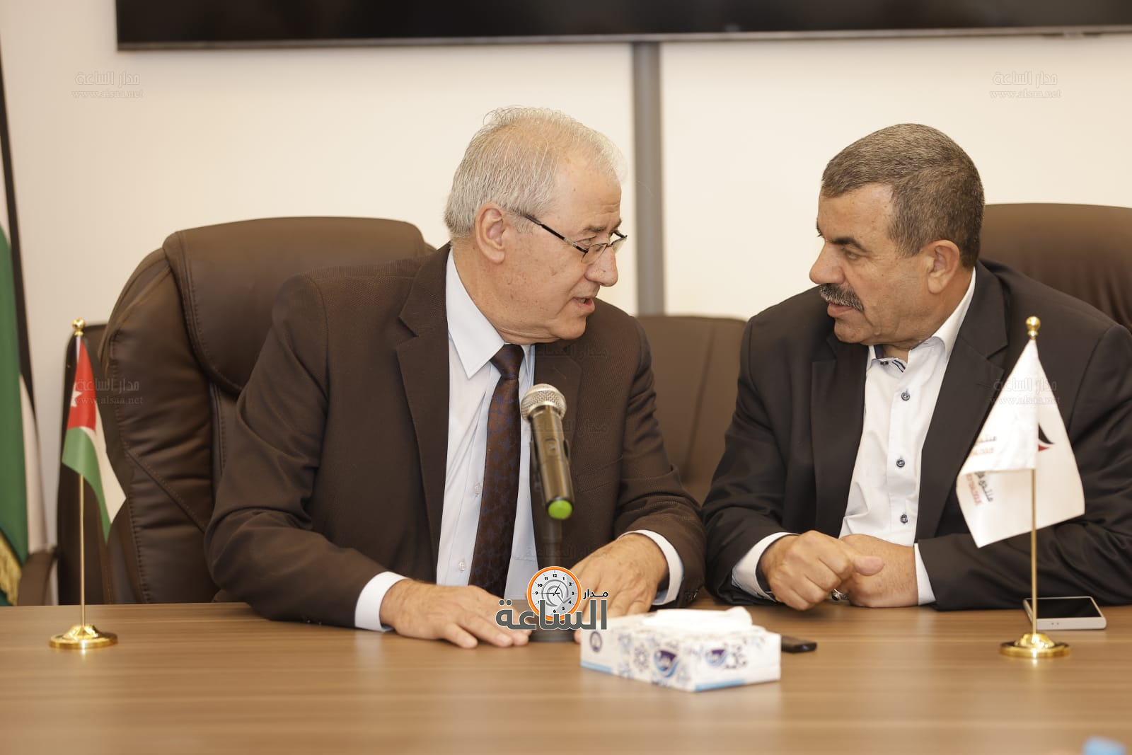 Madar Al-Saa Images 0.016347965057152747