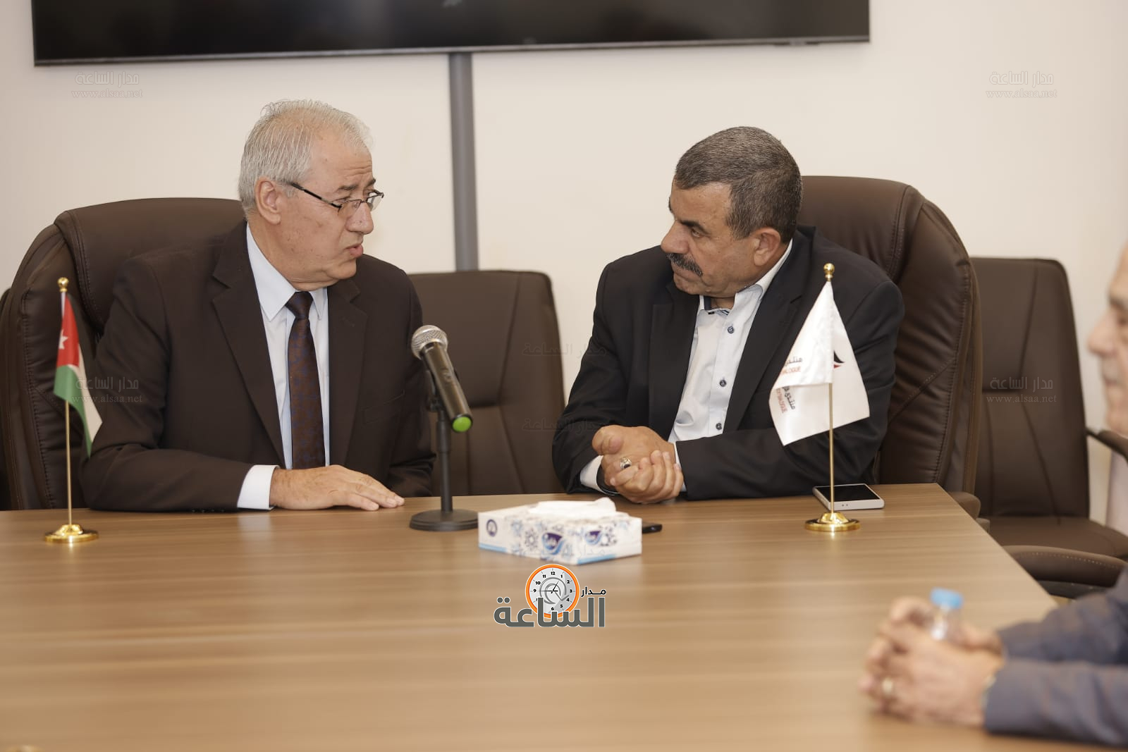 Madar Al-Saa Images 0.21244506848237255