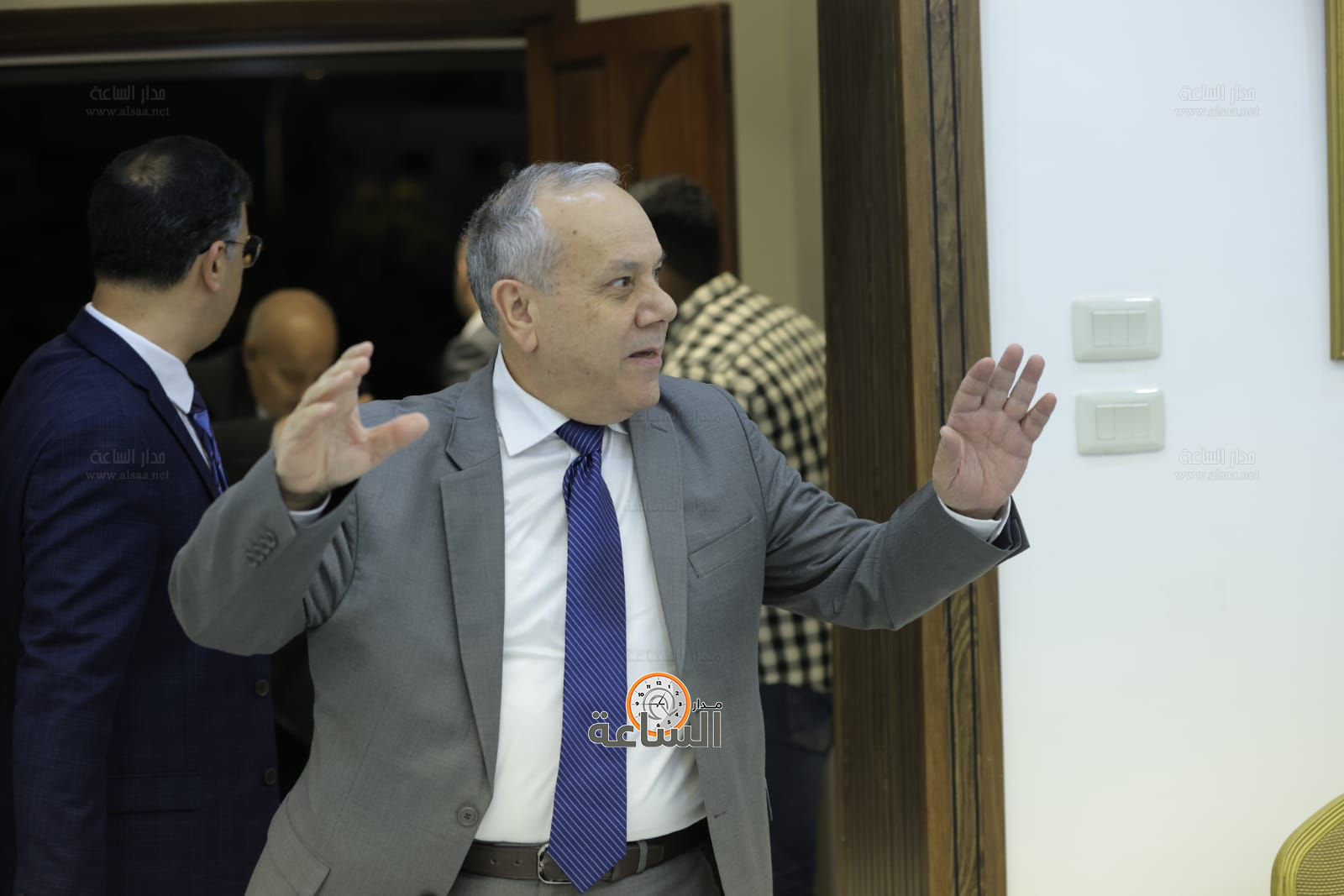 Madar Al-Saa Images 0.3352307432250339