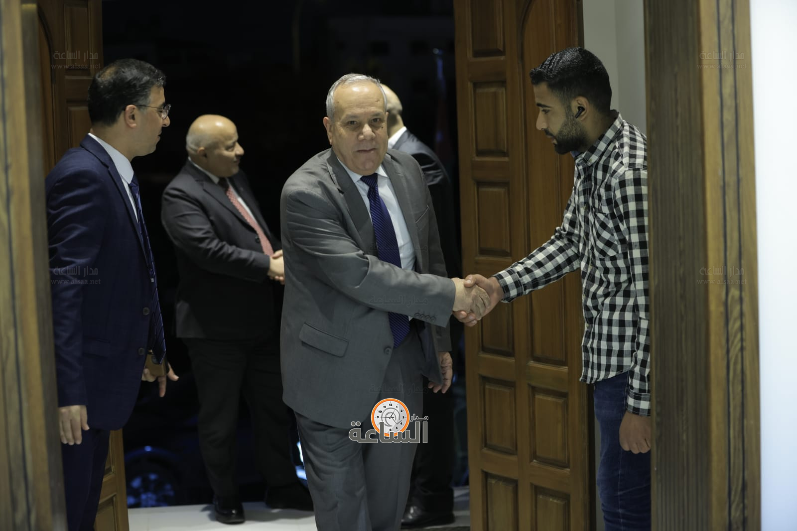 Madar Al-Saa Images 0.5489747345586898