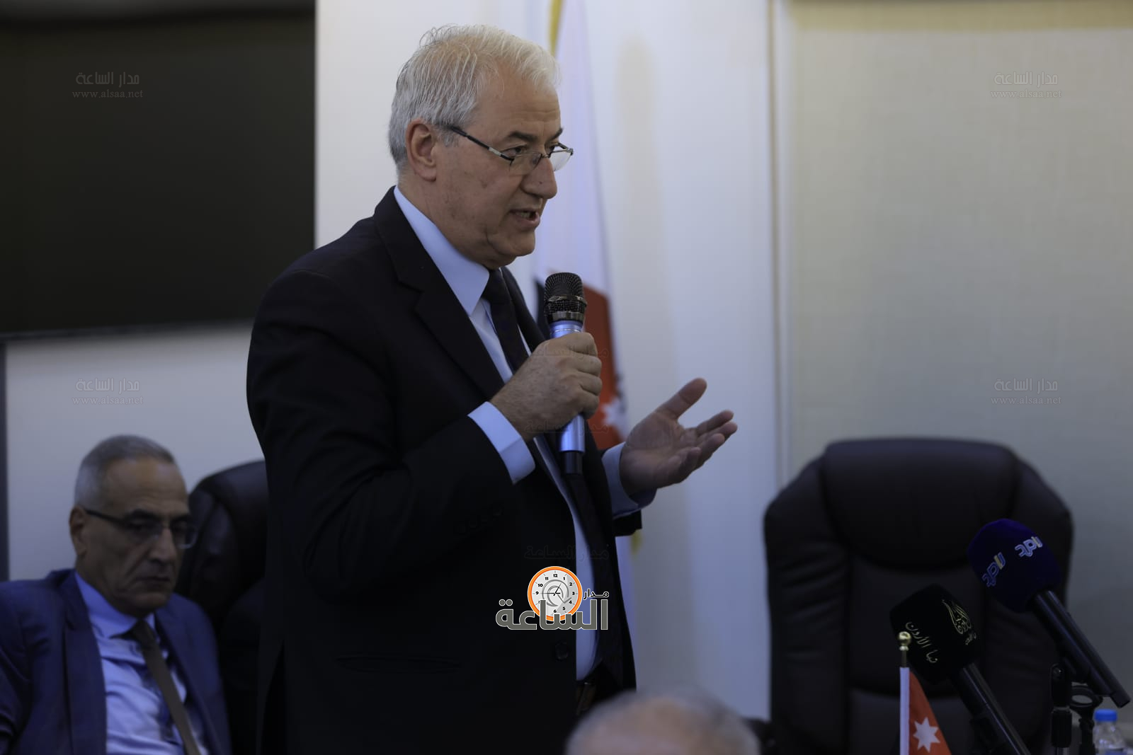 Madar Al-Saa Images 0.26839038918384495