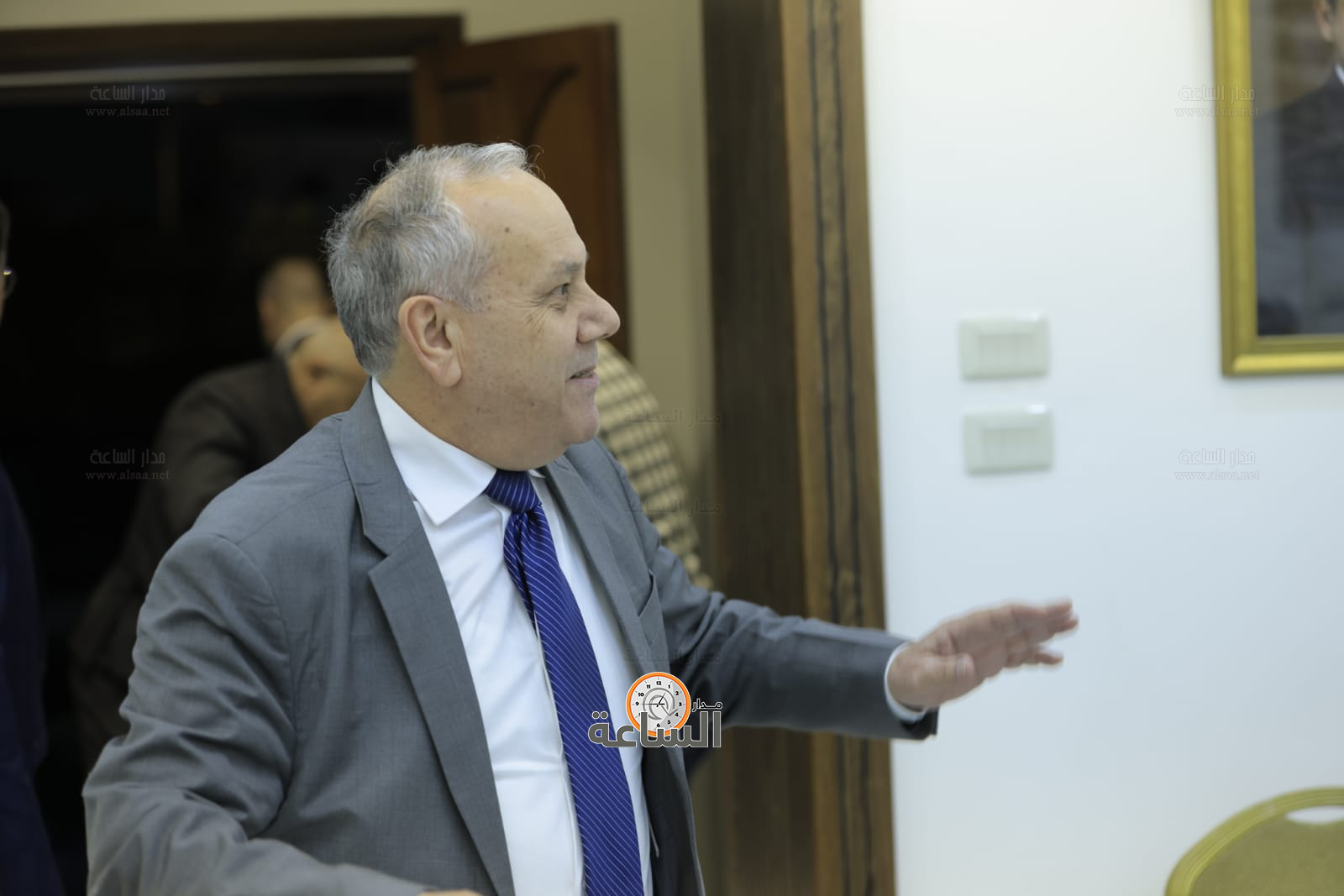 Madar Al-Saa Images 0.505574404233845