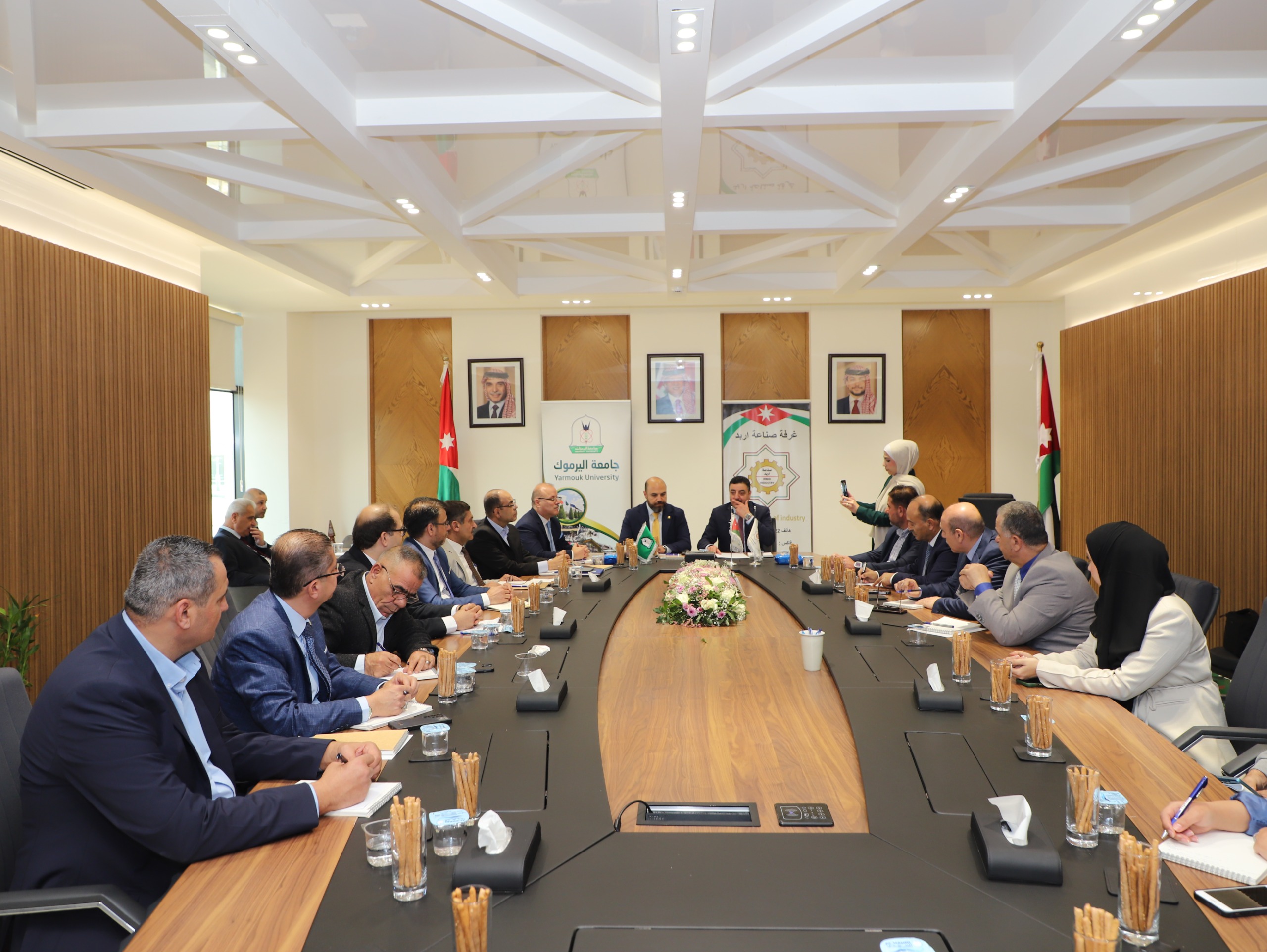 Madar Al-Saa Images 0.21313161137181502