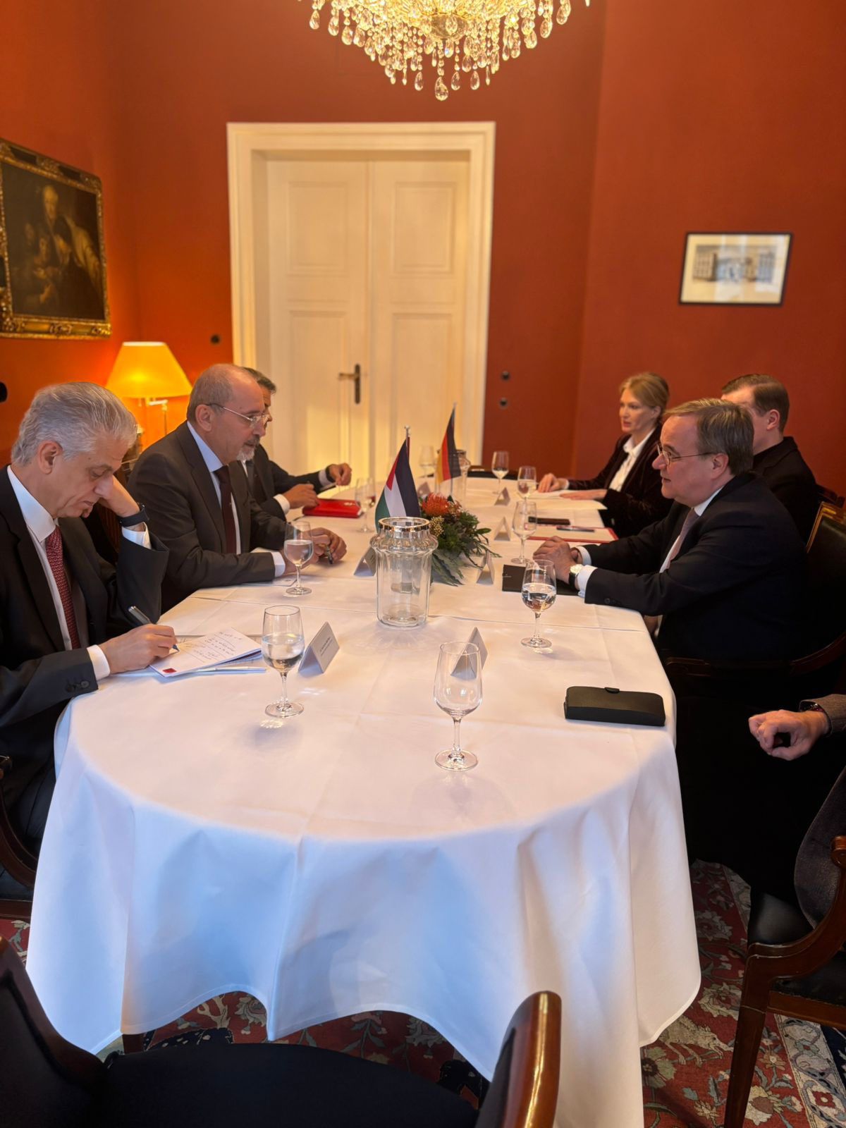 Madar Al-Saa Images 0.6495517621037599