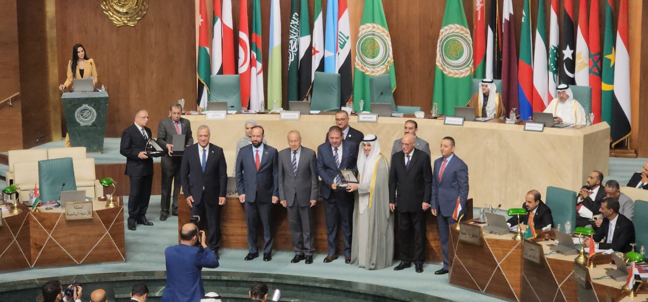 Madar Al-Saa Images 0.8374529884339713