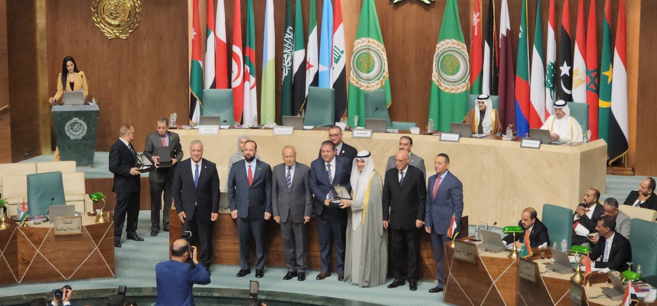 Madar Al-Saa Images 0.9434659913196768