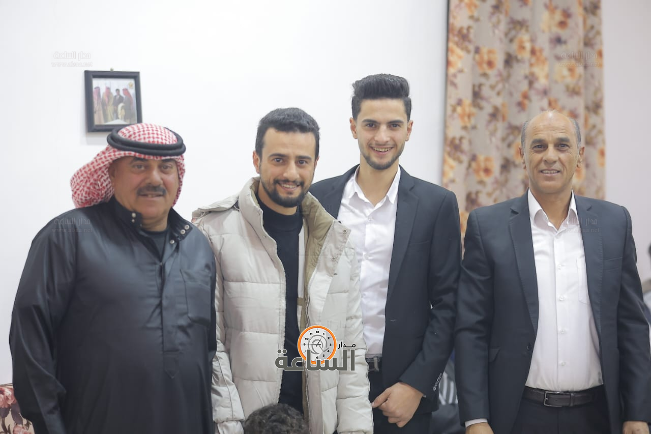 Madar Al-Saa Images 0.04656147450126136