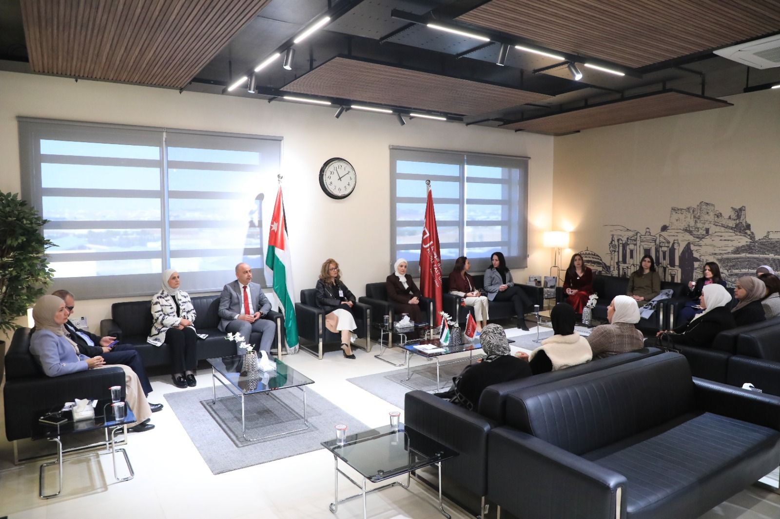 Madar Al-Saa Images 0.08962400457143327