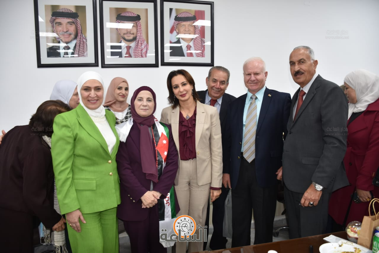 Madar Al-Saa Images 0.4305296270339185