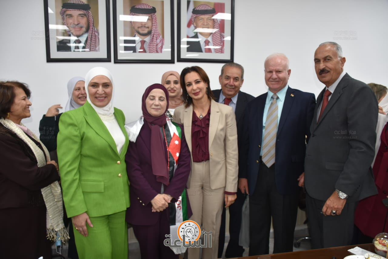 Madar Al-Saa Images 0.7645198124047172