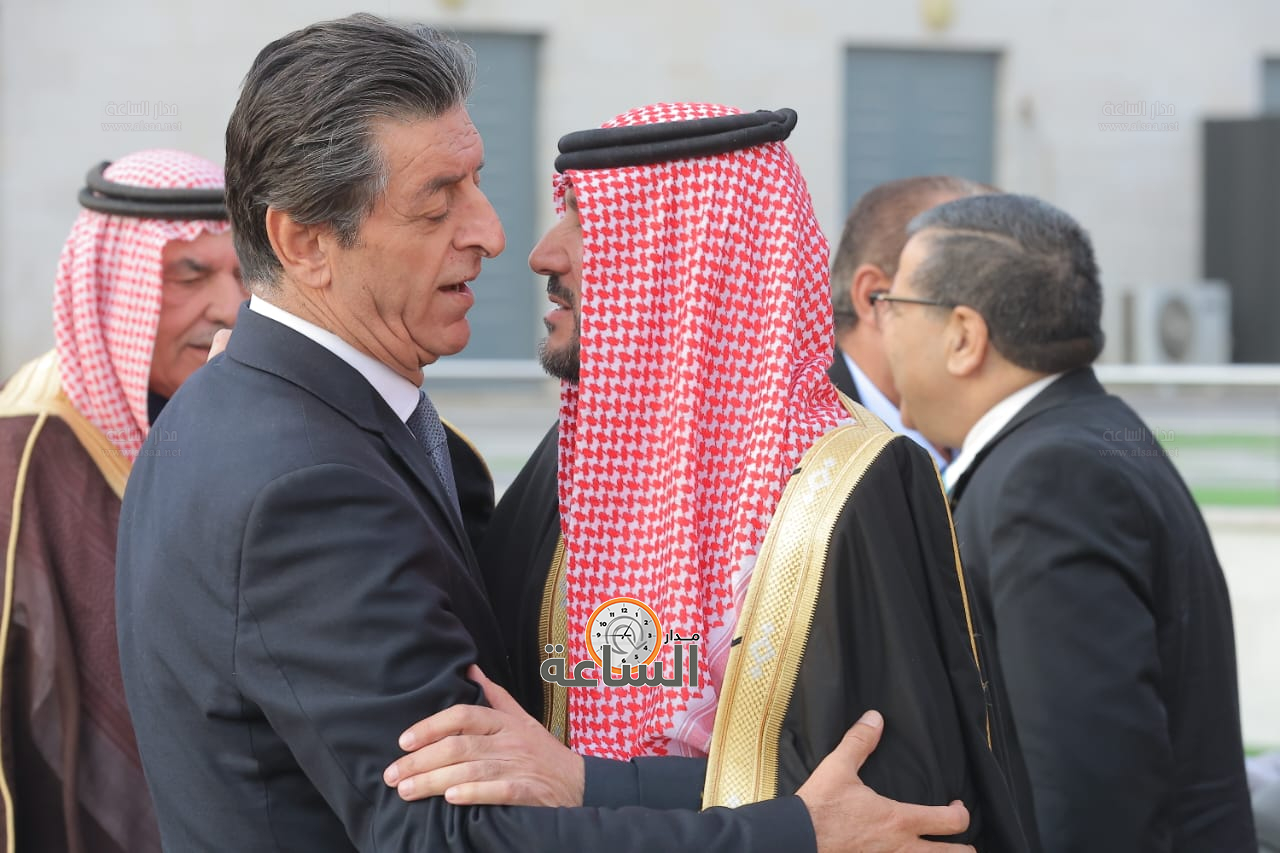 Madar Al-Saa Images 0.4705872570499131