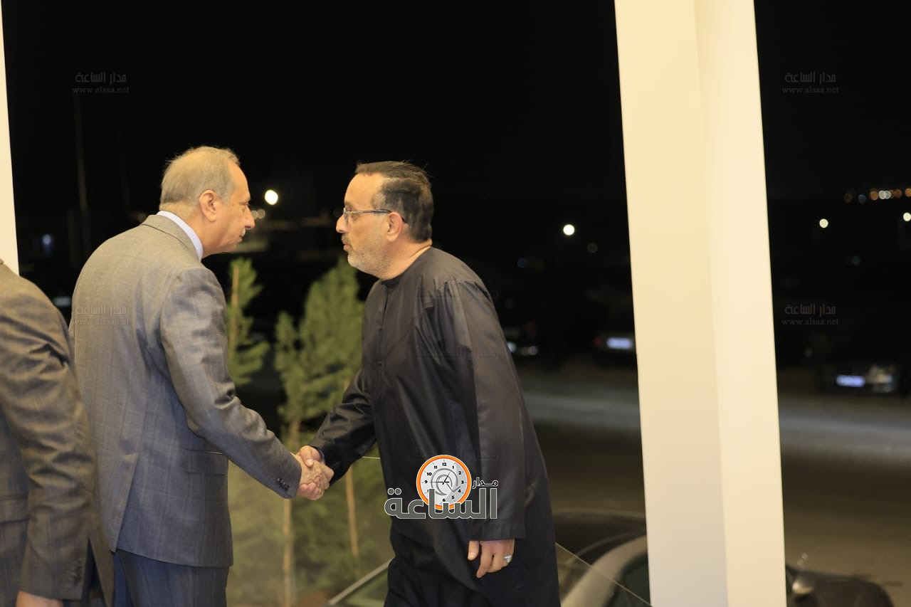 Madar Al-Saa Images 0.9343638733923512