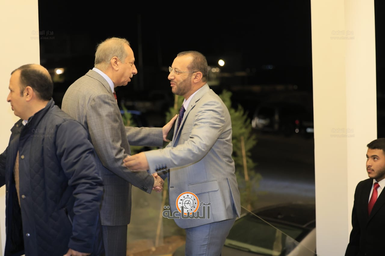 Madar Al-Saa Images 0.623298832970835