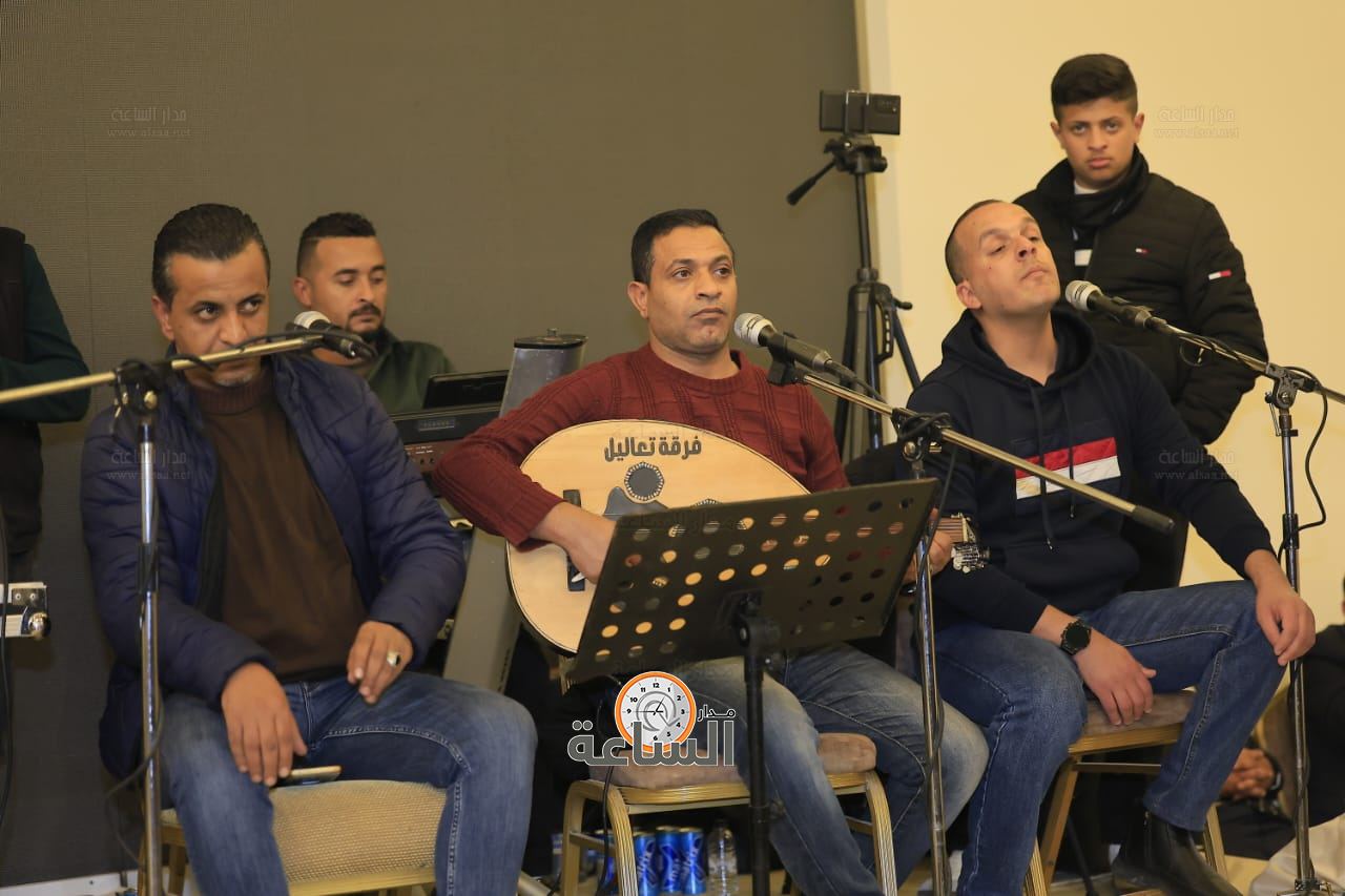 Madar Al-Saa Images 0.4101434844824281