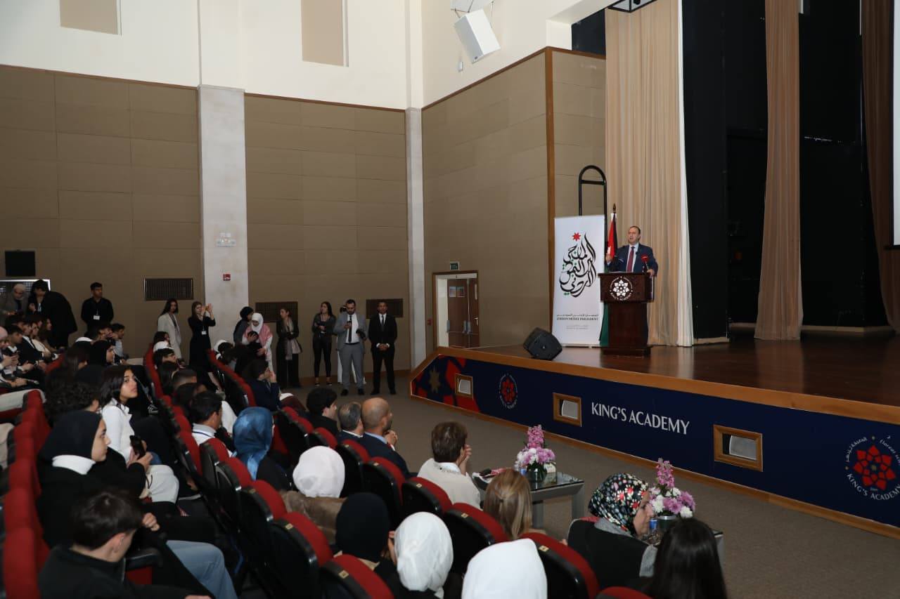 Madar Al-Saa Images 0.4562666792365736