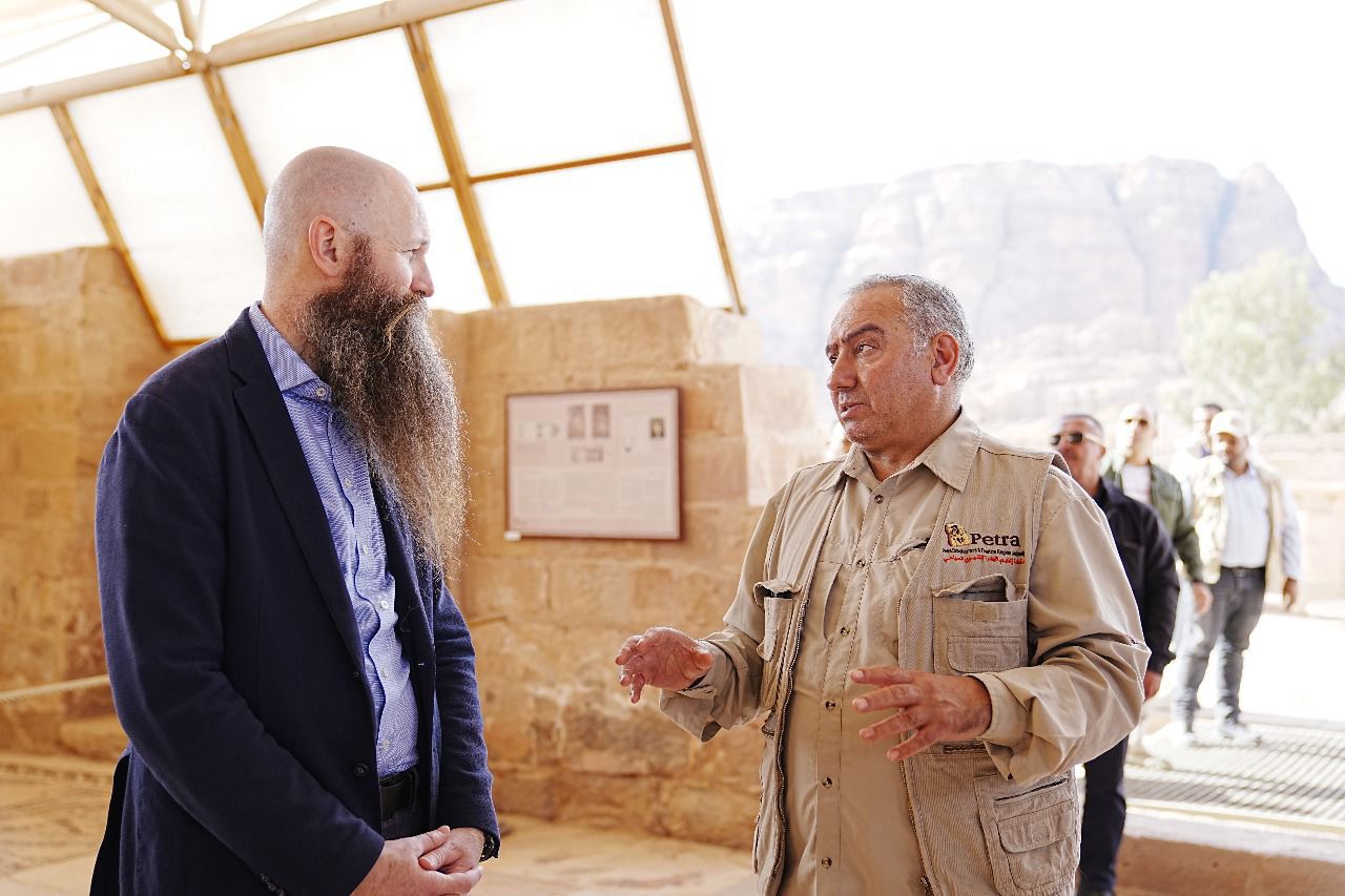 Madar Al-Saa Images 0.09307783490876609