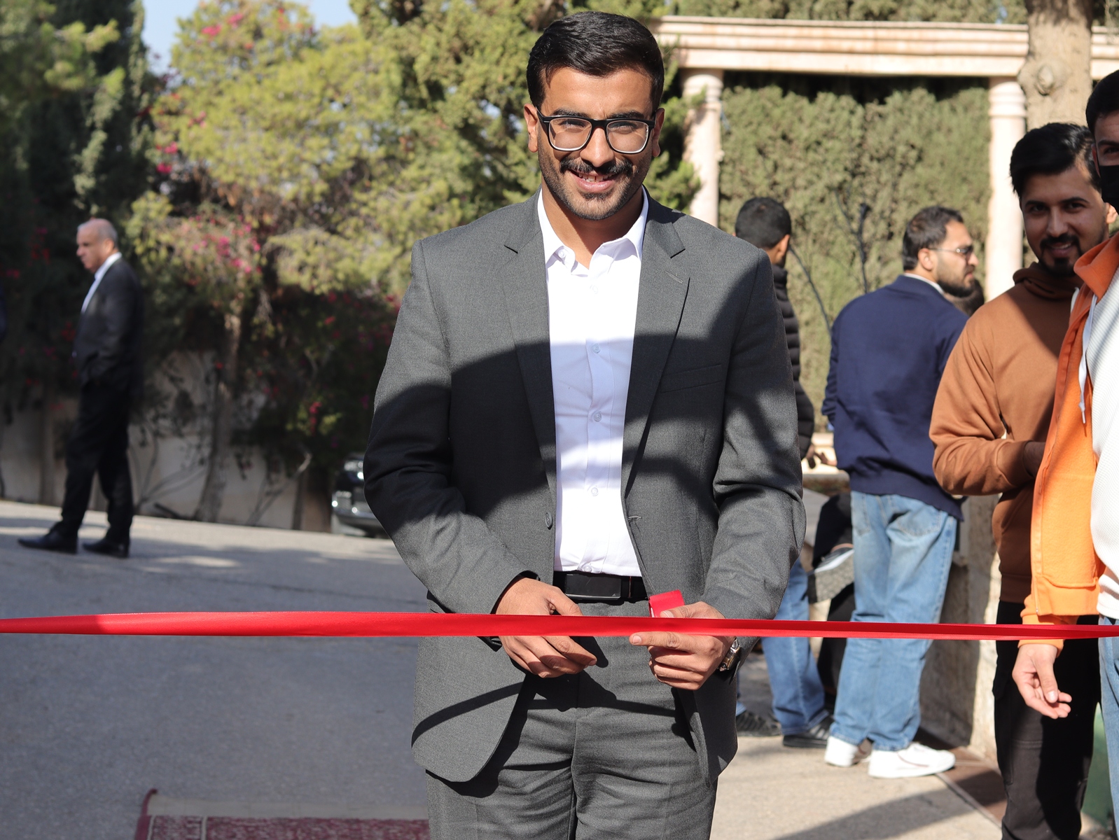 Madar Al-Saa Images 0.5004491969674106