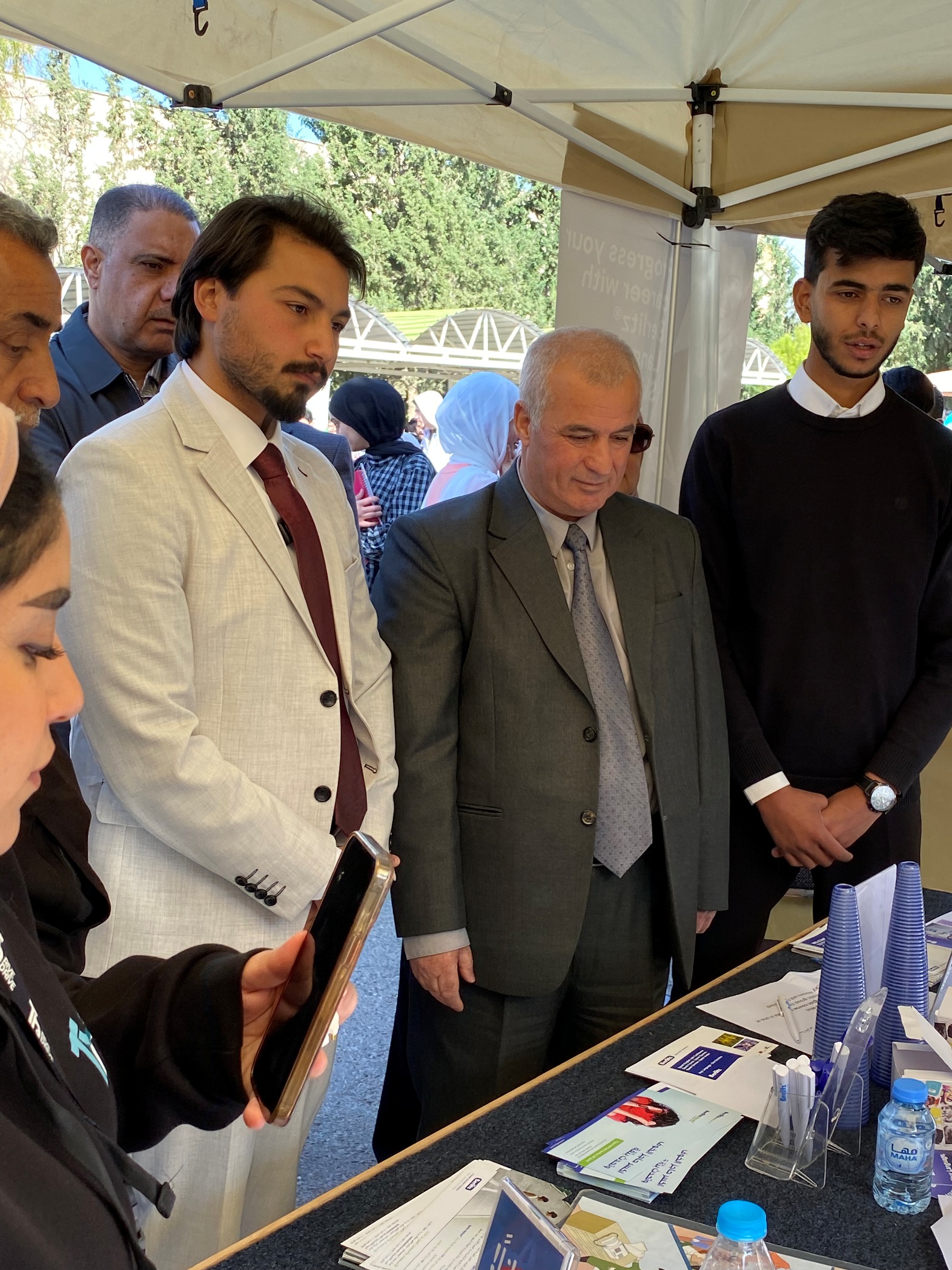 Madar Al-Saa Images 0.2834995515161005